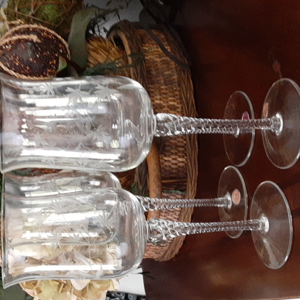 Vintage Crystal clear etched wine stemmed glasses made in Romania set of 4